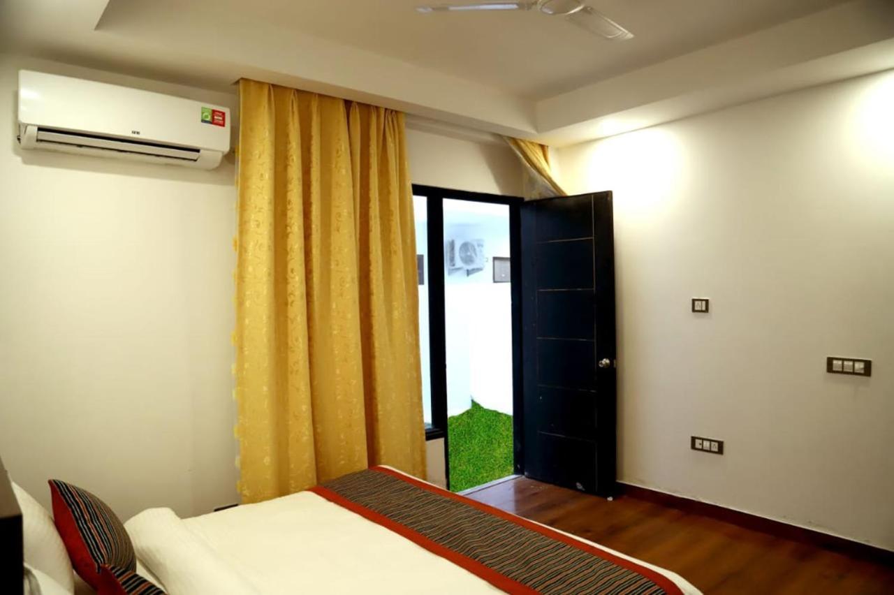 Country Inn Hotels & Resorts Vrindāvan Екстериор снимка