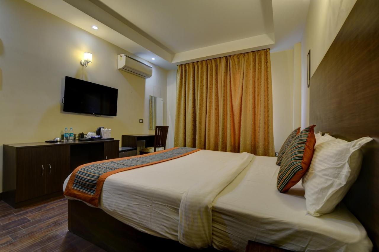 Country Inn Hotels & Resorts Vrindāvan Екстериор снимка