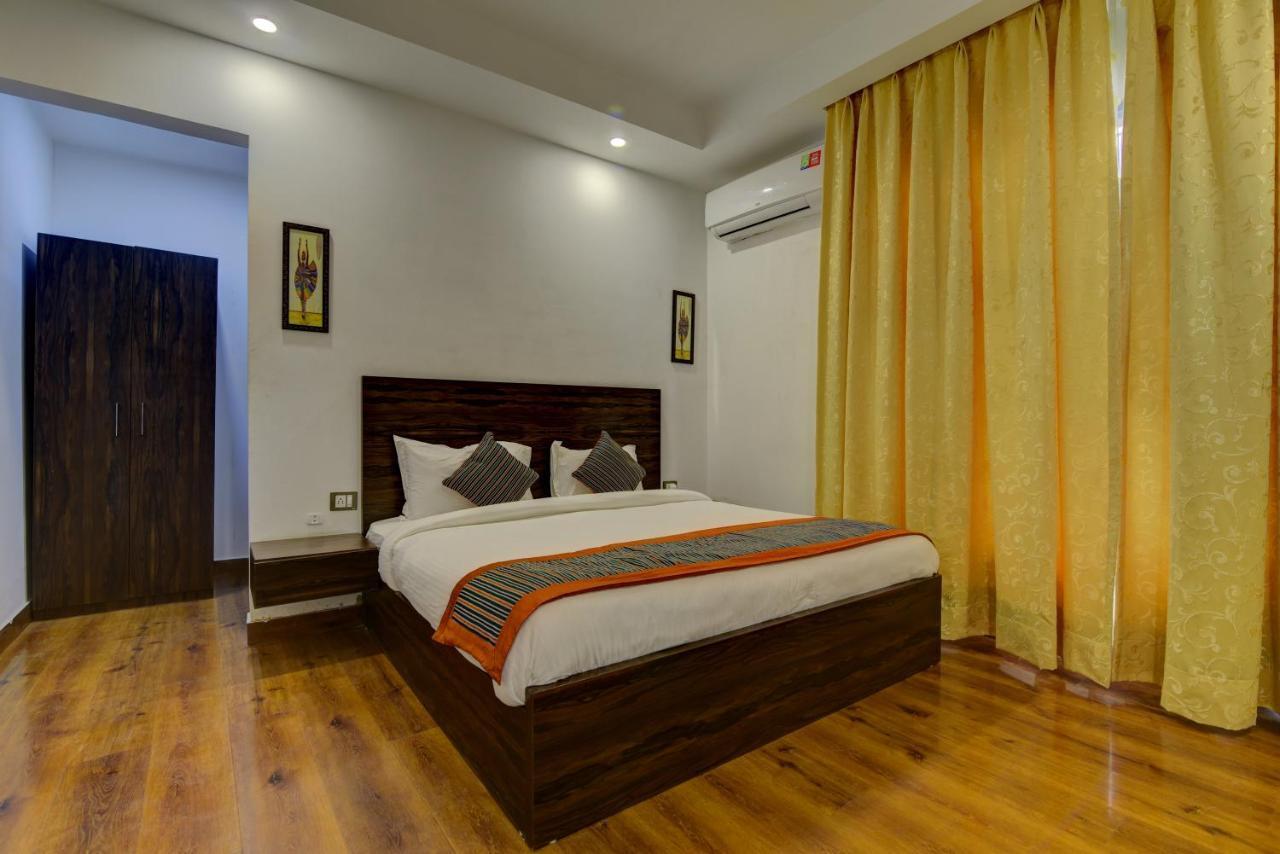 Country Inn Hotels & Resorts Vrindāvan Екстериор снимка