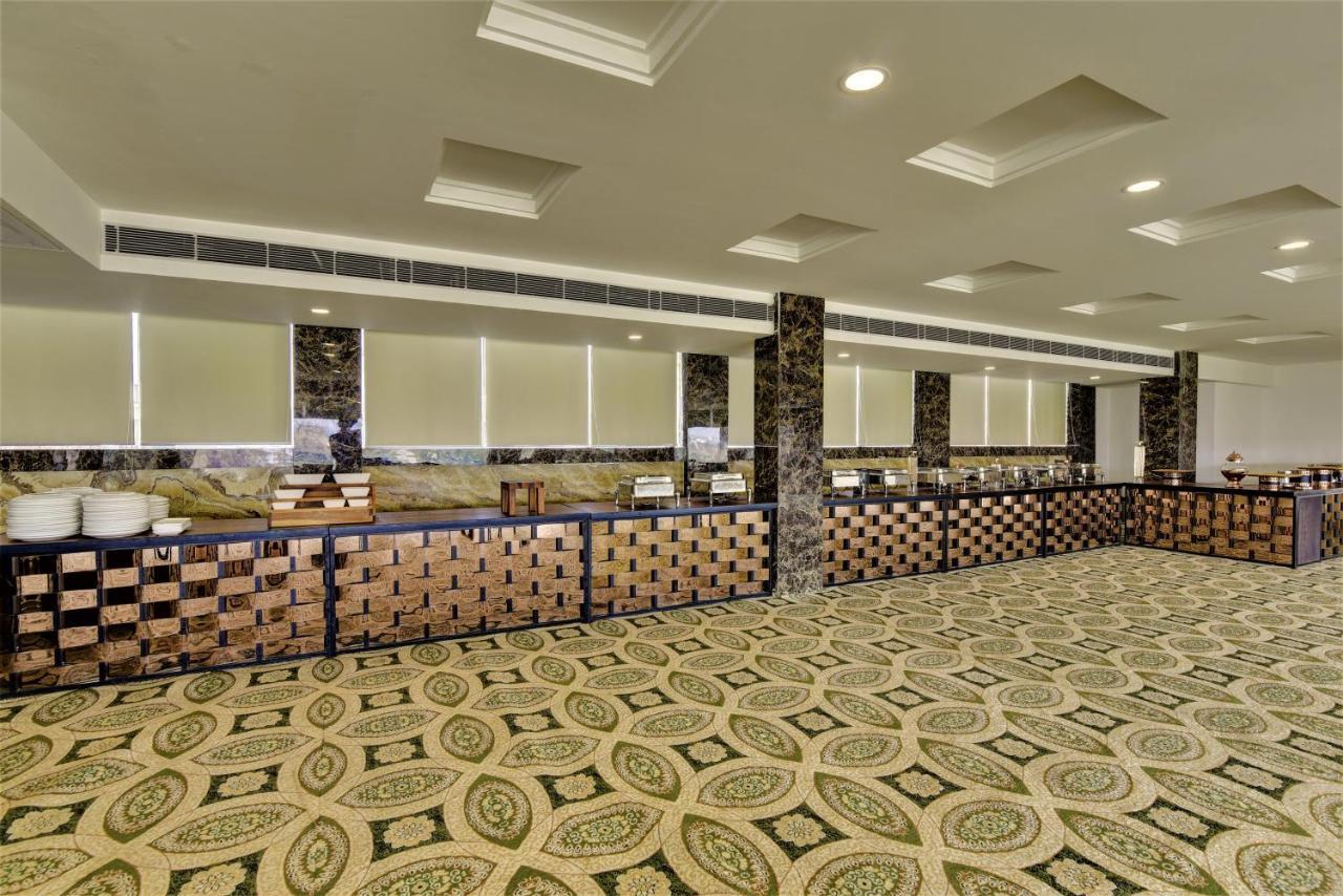 Country Inn Hotels & Resorts Vrindāvan Екстериор снимка